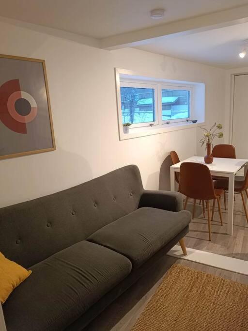 Cozy Apartment Close To Downtown Тромсьо Екстериор снимка